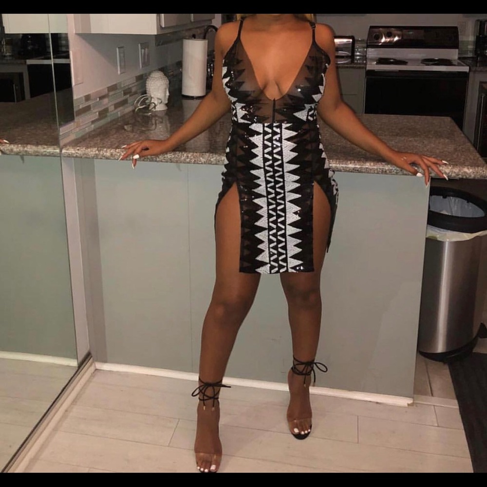 Cute black and white sequin sleeveless dress